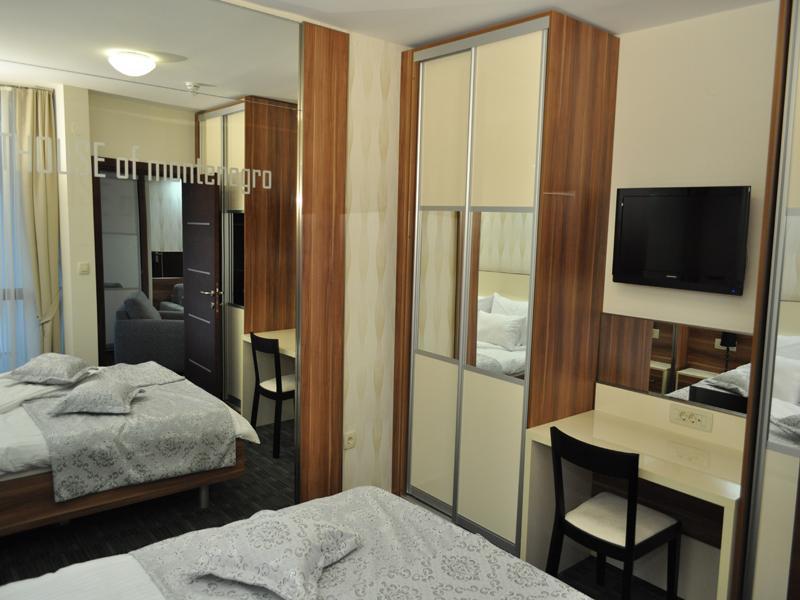 Hotel Lighthouse Игало Экстерьер фото