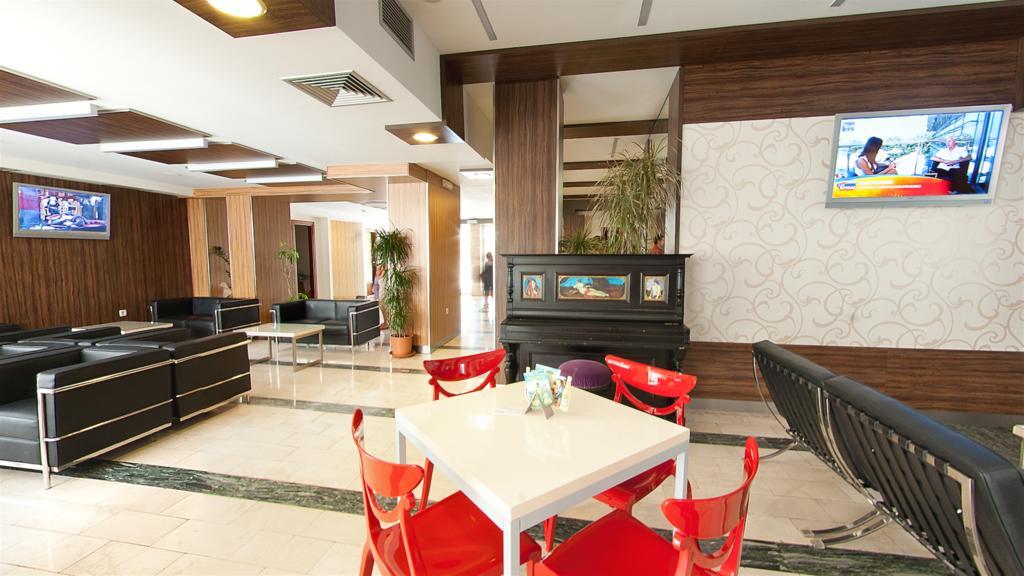 Hotel Lighthouse Игало Экстерьер фото