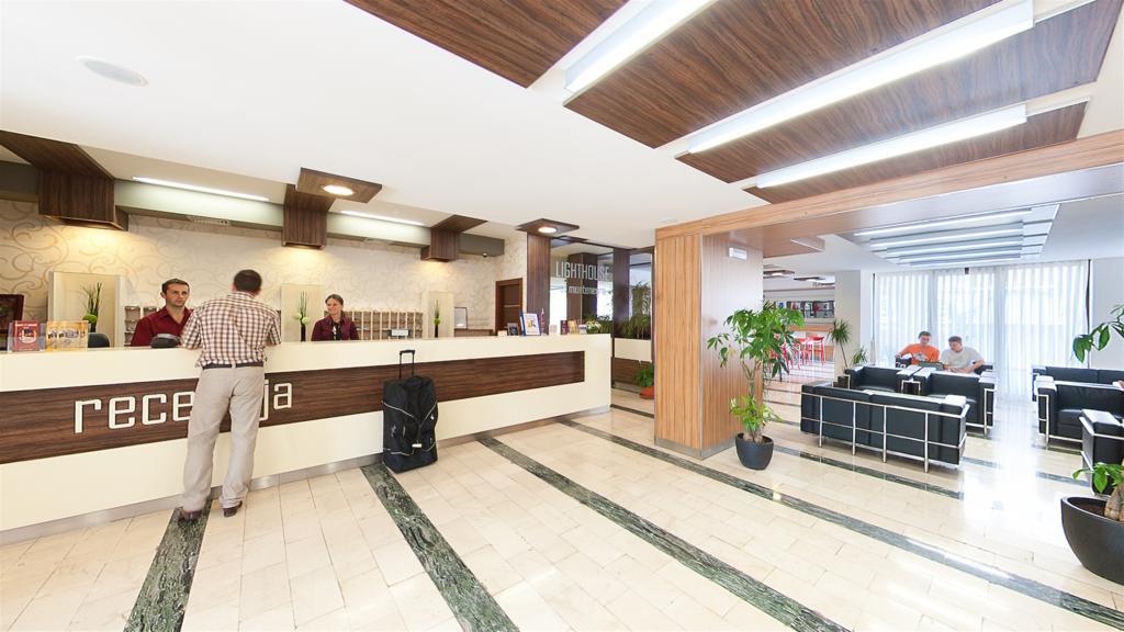Hotel Lighthouse Игало Экстерьер фото